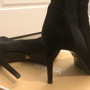8.5 Prada Heels